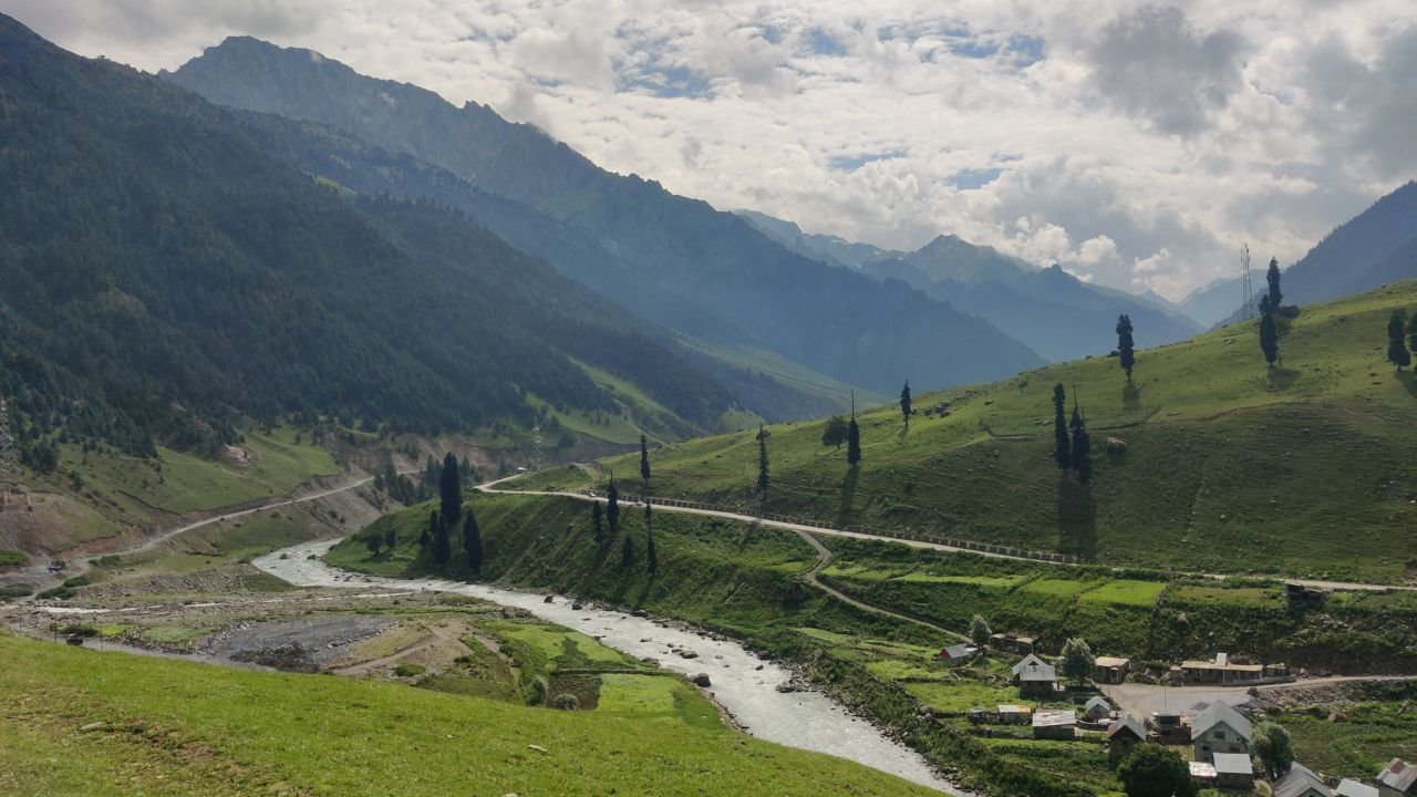 Kashmir Great Lakes trek: Detailed Itinerary, Trekking Essentials & More -popular