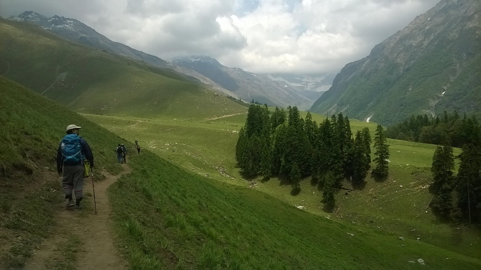 Doodhpathri Trekking