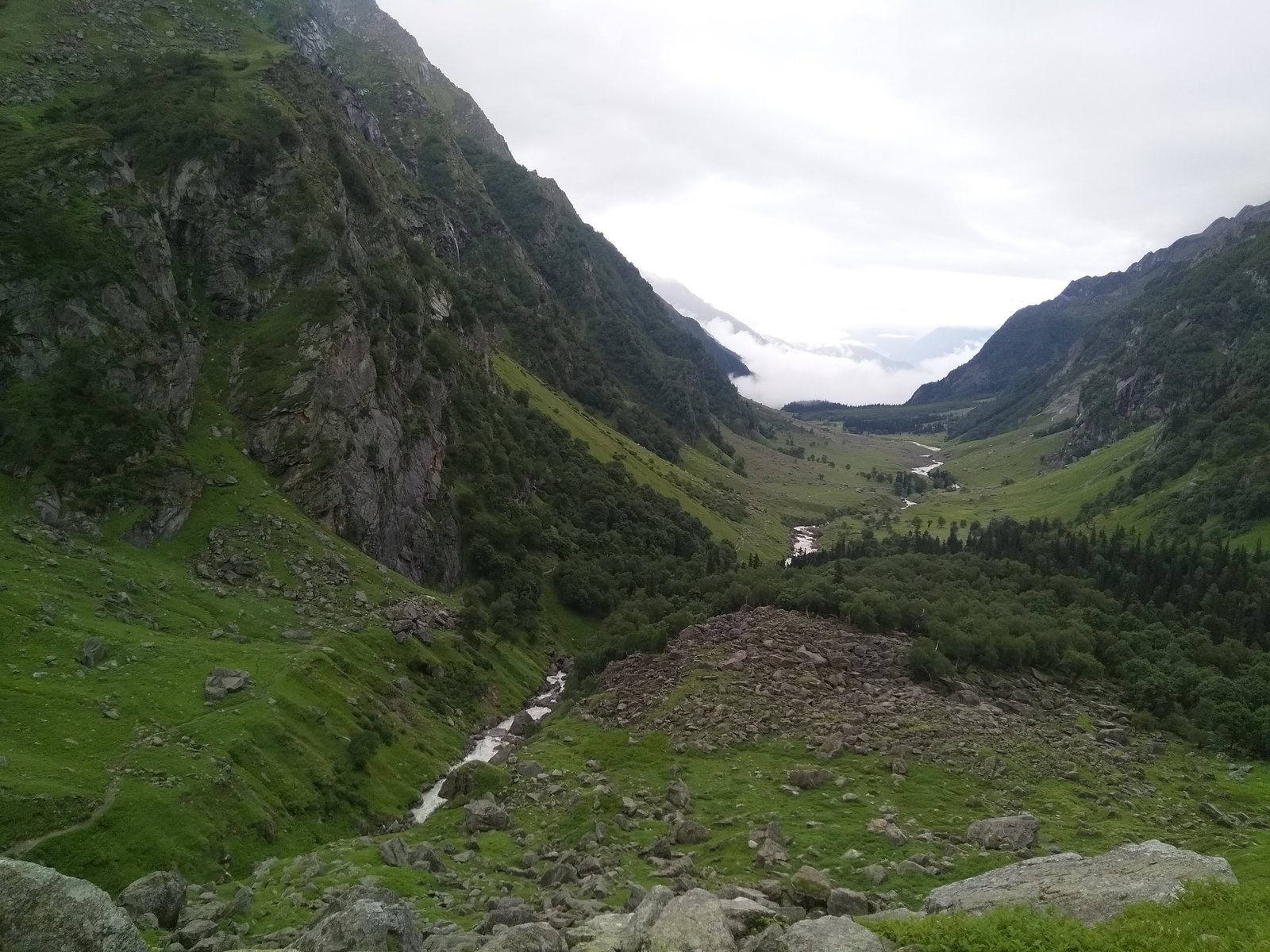 Baraadsar Lake Trek