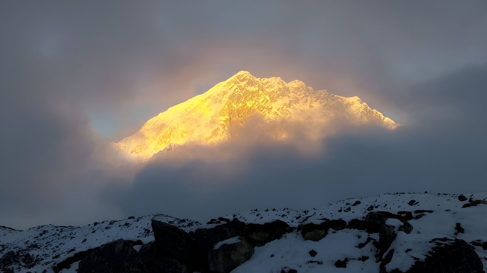 Everest Base Camp Trek: Guided vs Solo Experience -popular