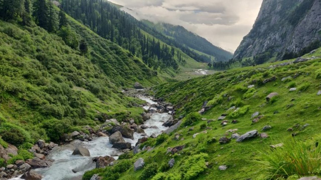 Hampta Pass Trek: Know The Route and The Package Before You Go -popular
